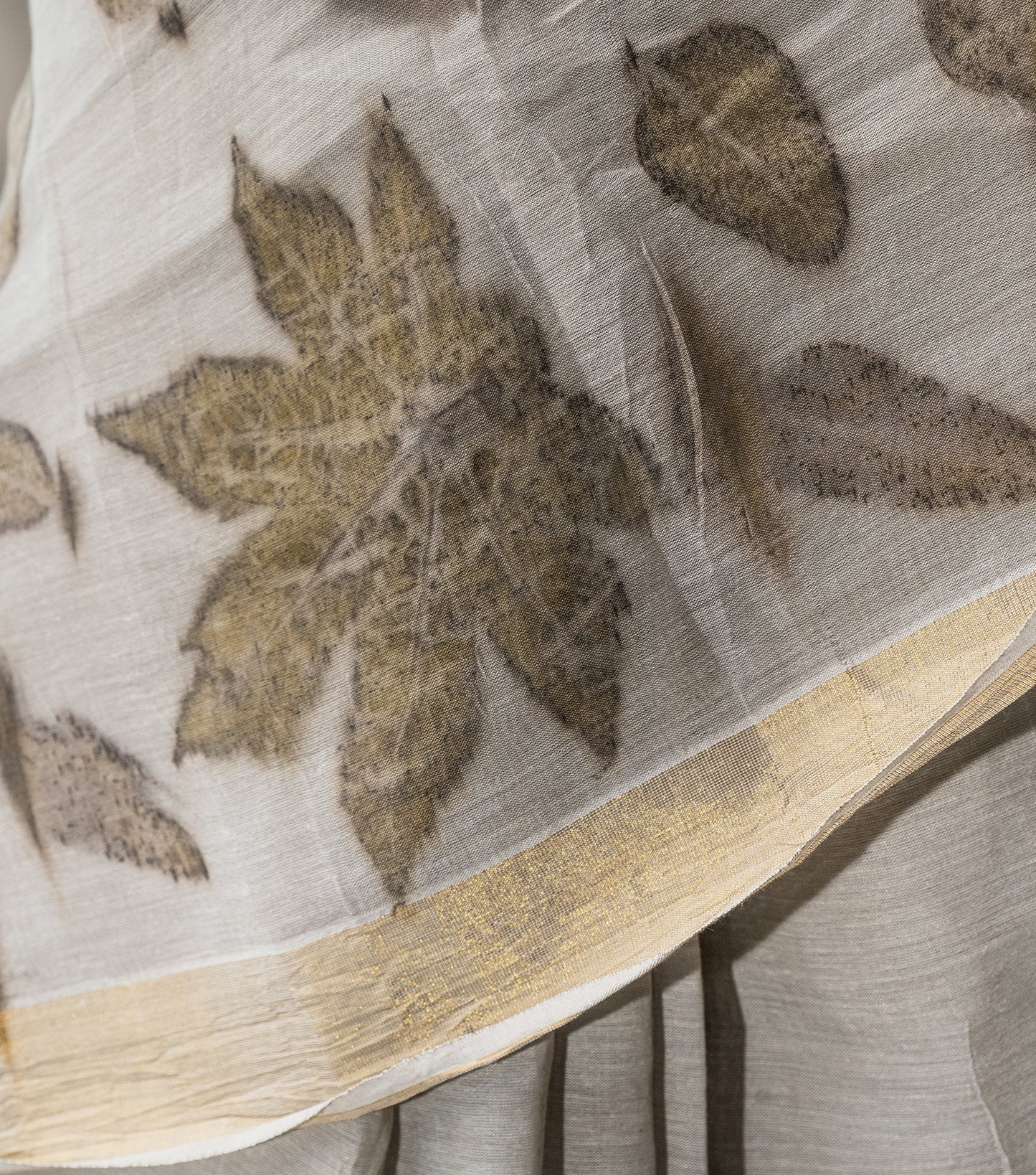 Castor & Teak Leaves Pallu with Boarder Ash Grey Cotton Saree (Hand Dyed With Iron Ore)