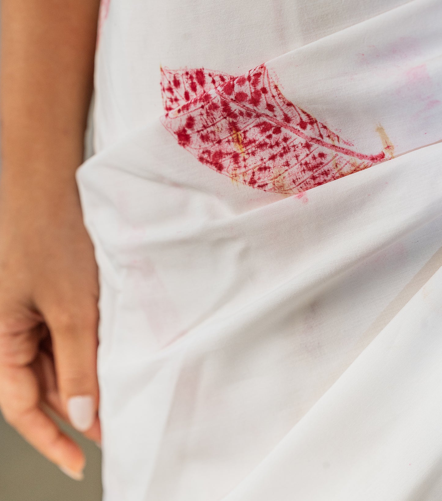 Ferns & Mix Leaves All Over Off White Cotton Saree (Hand Dyed With Harde)