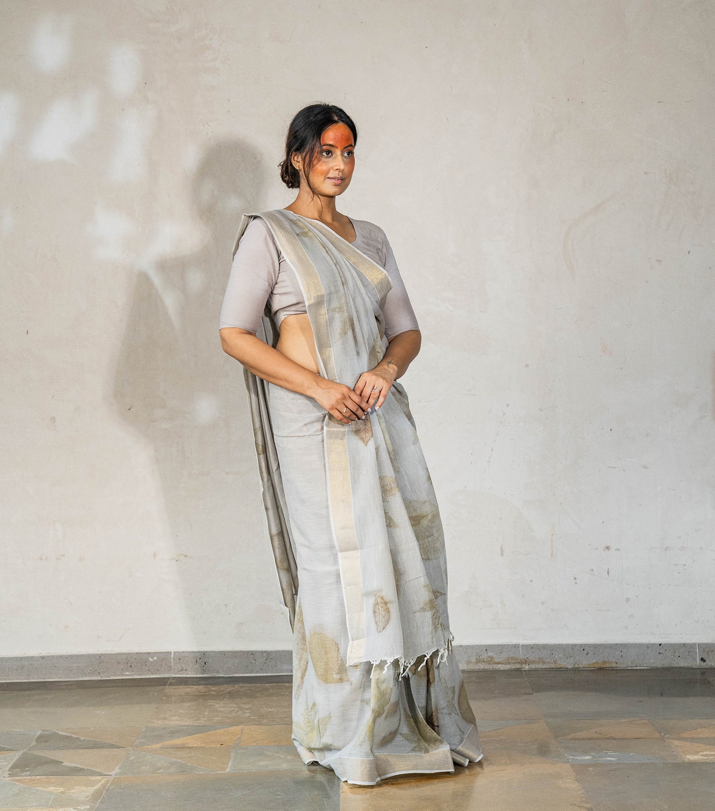 Mix Leaves Pallu with Boarder Ash Grey Cotton Saree (Hand Dyed With Iron Ore)