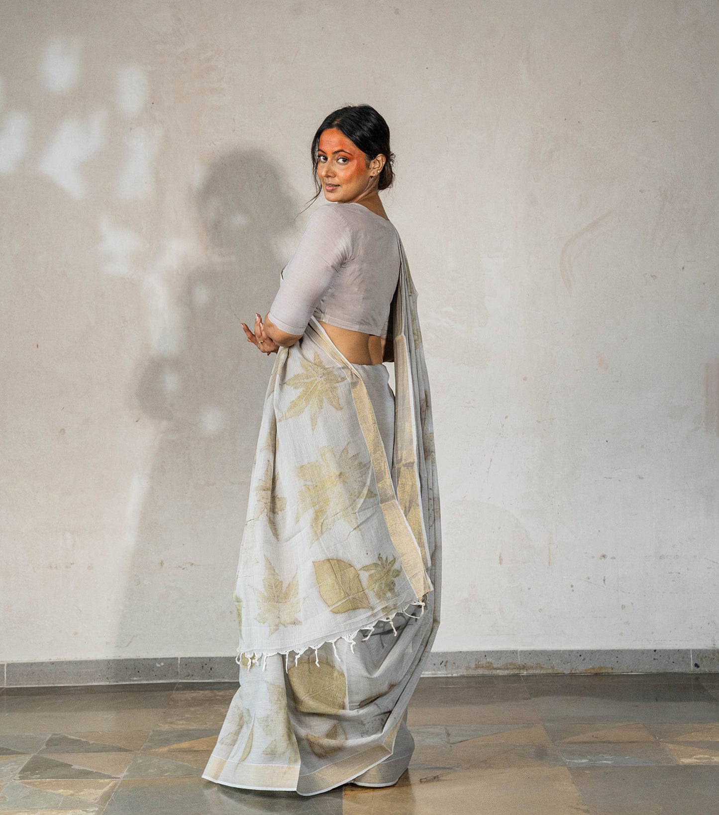 Mix Leaves Pallu with Boarder Ash Grey Cotton Saree (Hand Dyed With Iron Ore)