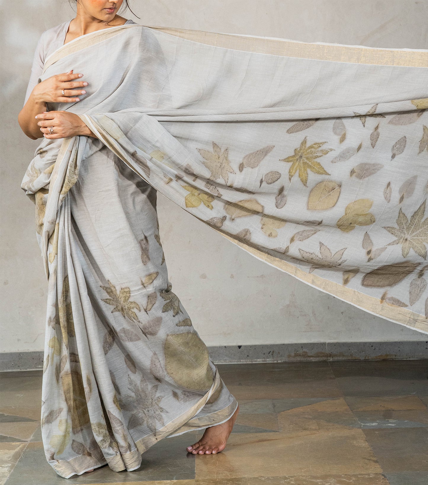 Mountains (Triangle) Design Teak Wood Leaves Ash Grey Cotton Saree (Hand Dyed With Iron Ore)