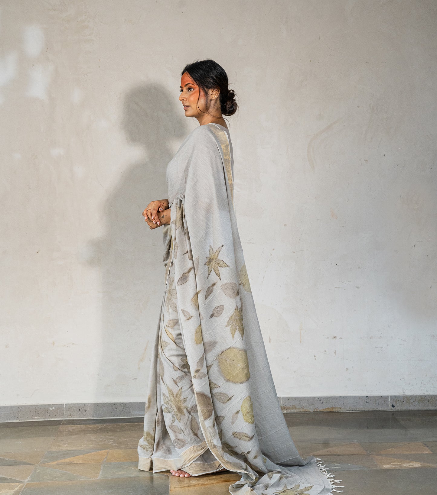 Mountains (Triangle) Design Teak Wood Leaves Ash Grey Cotton Saree (Hand Dyed With Iron Ore)
