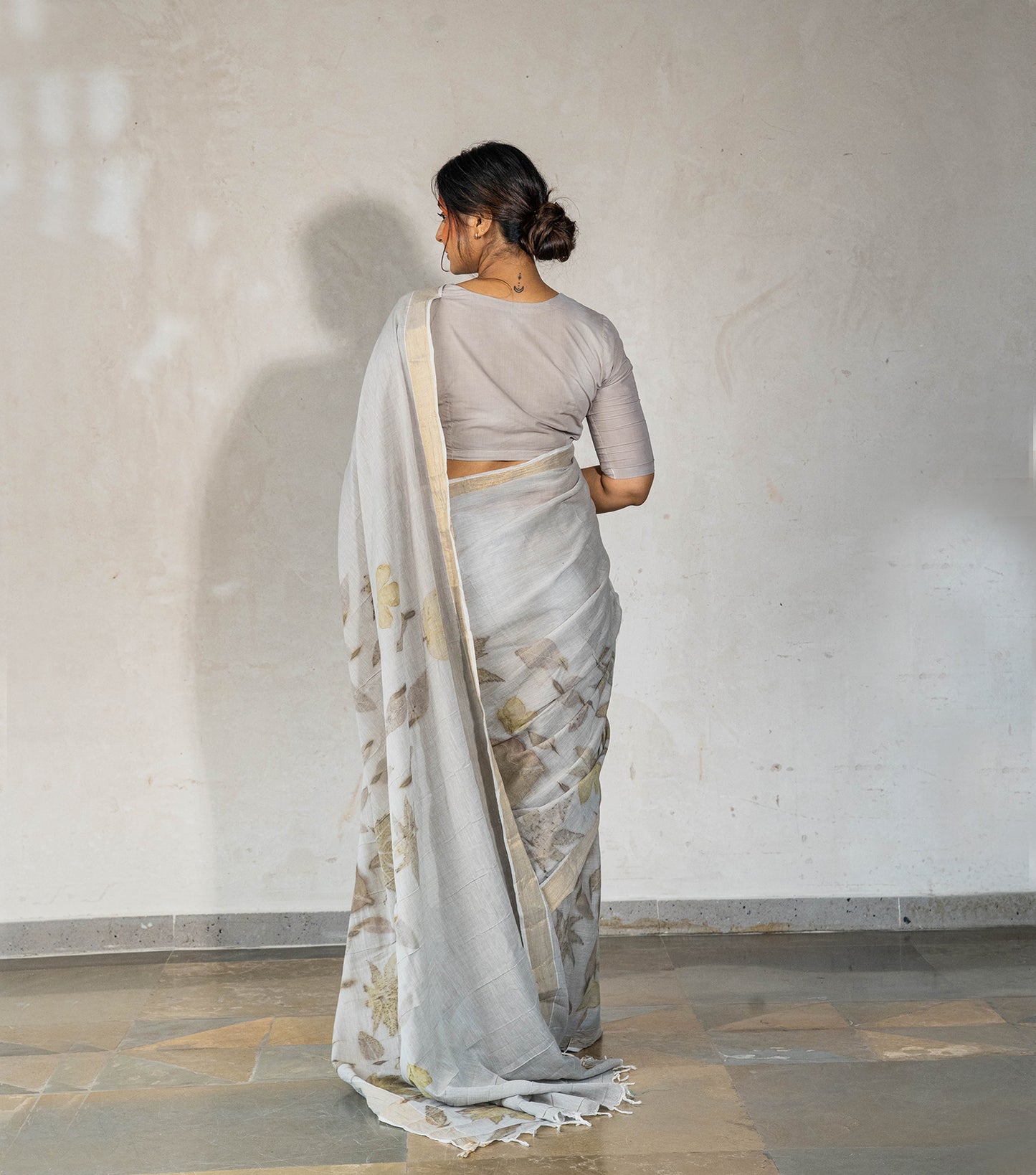 Mountains (Triangle) Design Teak Wood Leaves Ash Grey Cotton Saree (Hand Dyed With Iron Ore)