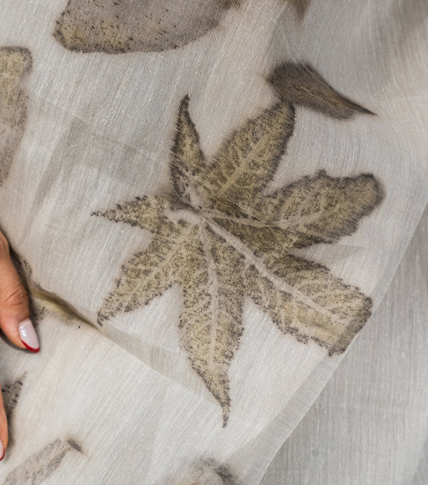 Castor & Teak Leaves Pallu with Boarder Ash Grey Cotton Saree (Hand Dyed With Iron Ore)