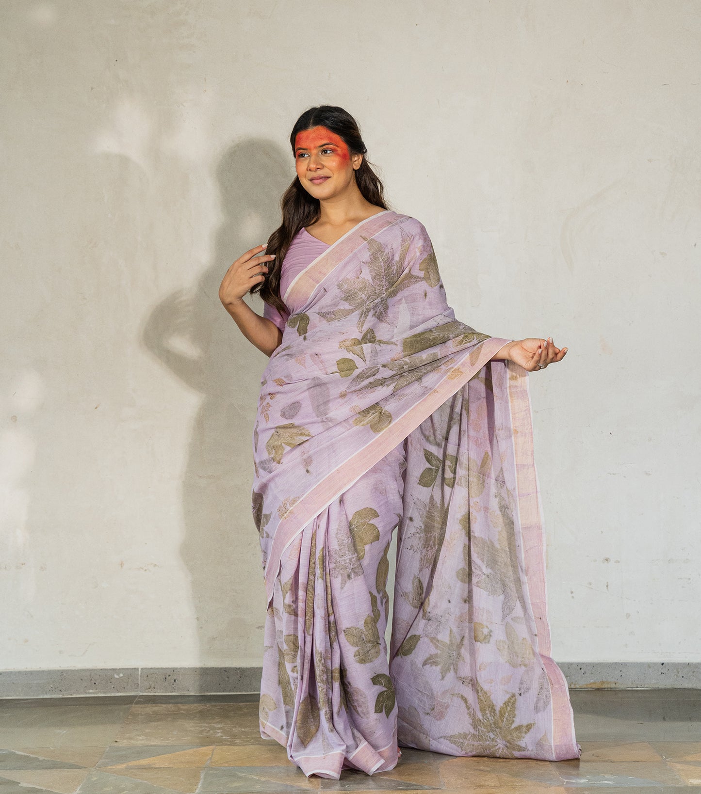 Mix leaves on All Over Soft Lilac Cotton Saree (Hand Dyed With Jamun Extract)