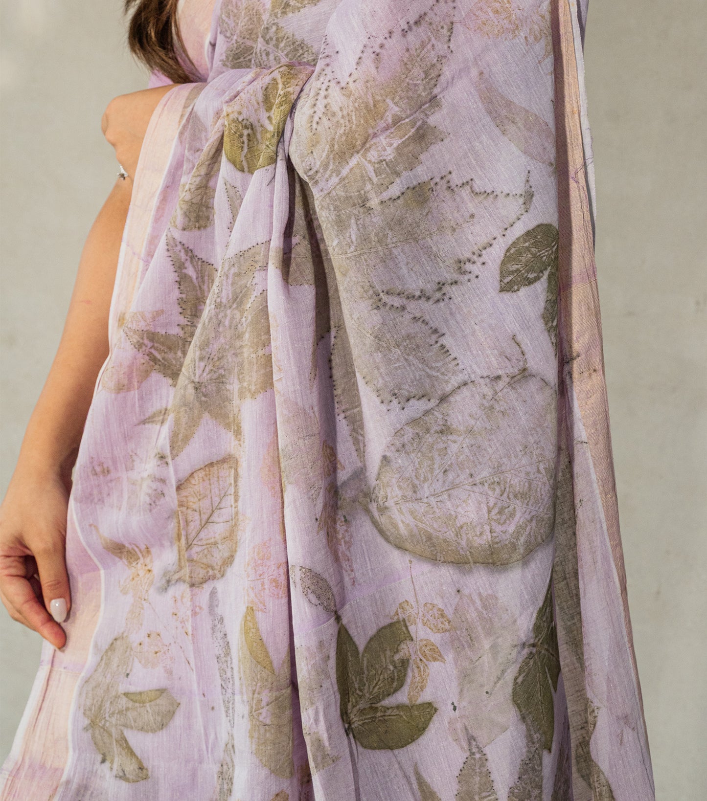 Mix leaves on All Over Soft Lilac Cotton Saree (Hand Dyed With Jamun Extract)