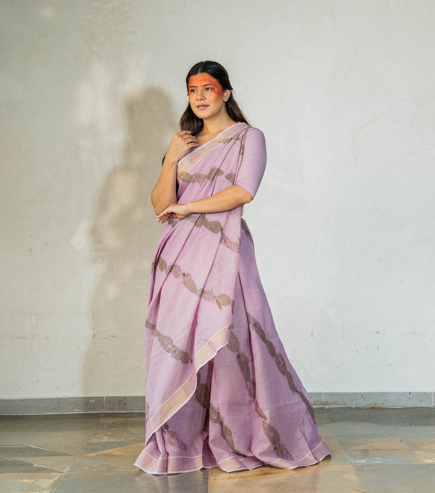 Eucalyptus leaves on All Over Lehariya Style Soft Lilac Cotton Saree (Hand Dyed With Jamun Extract)