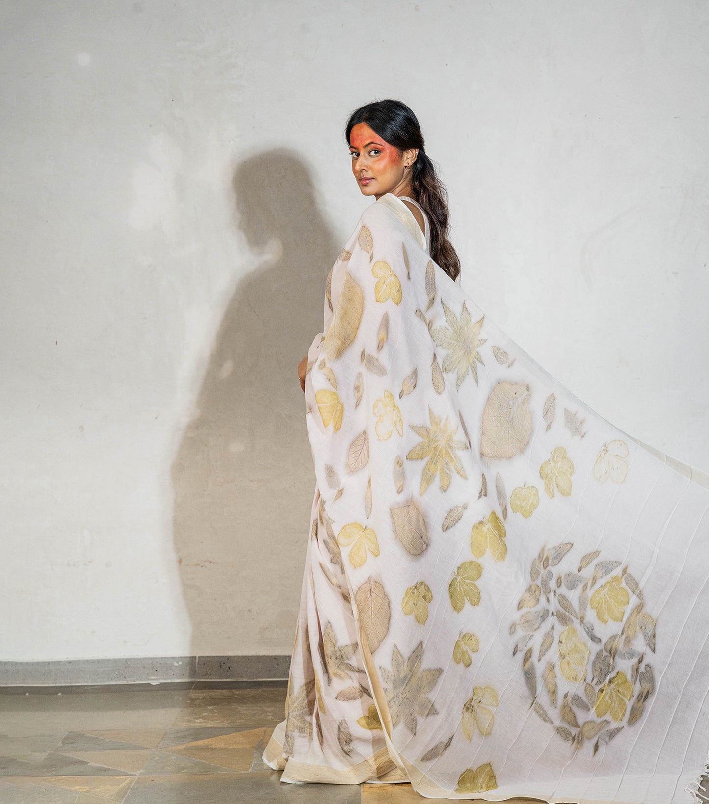 Mix Leaves All Over Auro Mandal Pallu Milky Pink Cotton Saree (Hand Dyed With Manjeestha Roots)