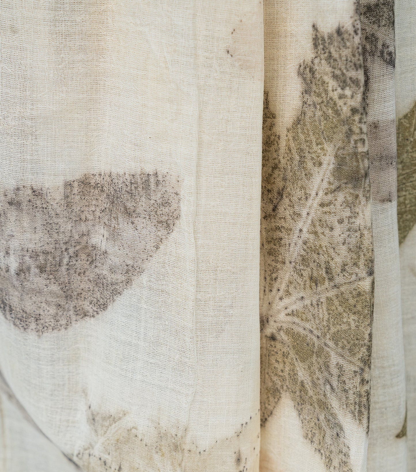 Mix Leaves All Over Ivory Cotton Saree (Hand Dyed With Harde)